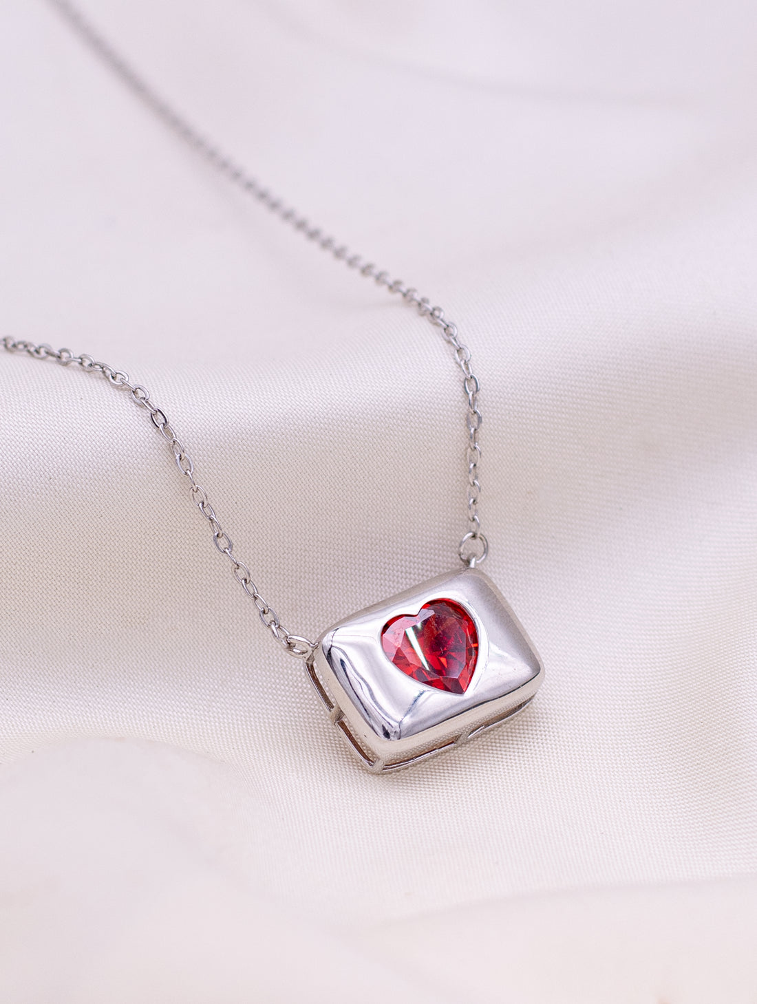 Red Heart Chain [ZJSCH/24028]